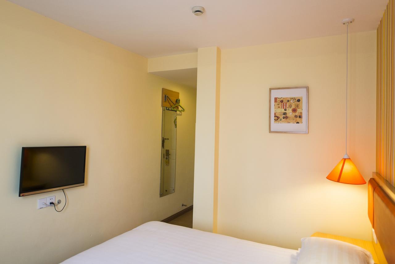 Home Inn Shanghai Daning International Guangzhong Road Circus City Exteriér fotografie